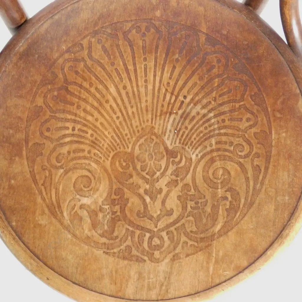 BENTWOOD CHAIR Image 1++