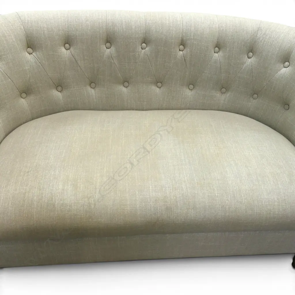 BUTTON BACK ARMCHAIR & LOVESEAT Image 1++