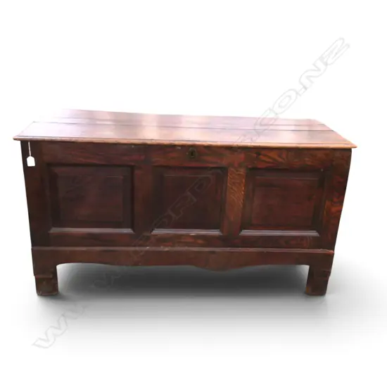 GEO OAK SWORD CHEST H700 ,L1270mm