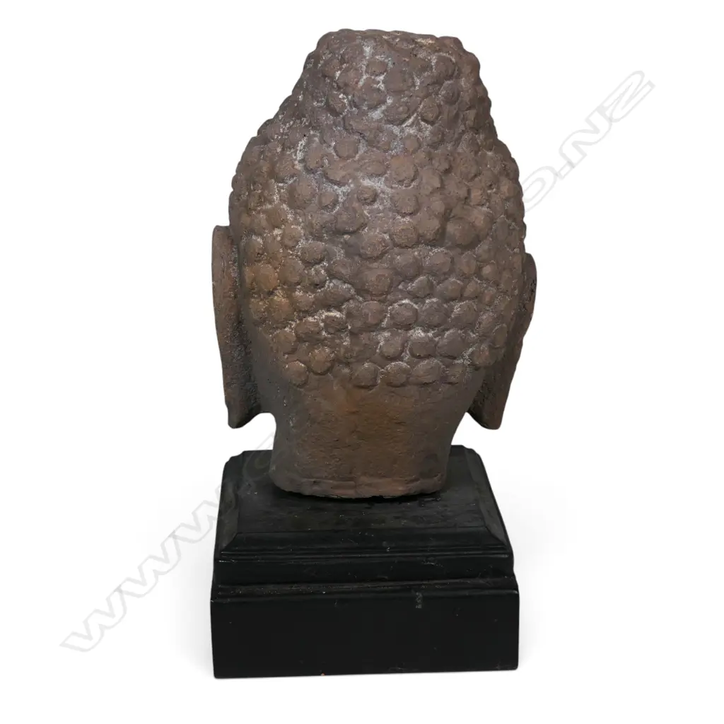 MONTED STYLIZED HAND CARVED PINK CEMENT BUDDHA HEAD, CHIP IN FRONT. H.160MM Image 1++