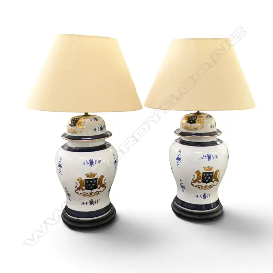 PR LG LATE 20thC CHINESE 'Famille de Lambilly' ARMORIAL BALUSTER LIDDED JAR LAMP BASE + SHADES