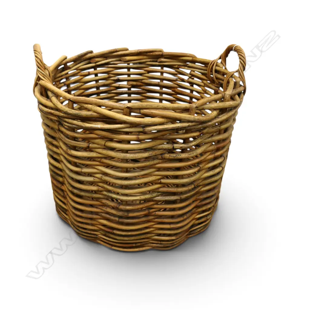 LG WOVEN CANE BASKET H.680mm, 720mm dia Image 1++