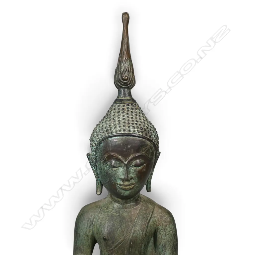 HEAVY SOUTHEAST ASIAN BRONZE STATUE OF BUDDHA SEATING IN THE THAI STYLE U THONG, BASE FILLED WITH CLAY, 222 X 500MM Image 1++