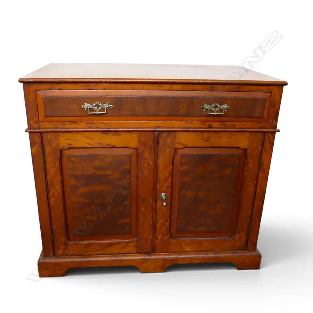ANTIQUE CABINET 830x470x730mm Image 1++
