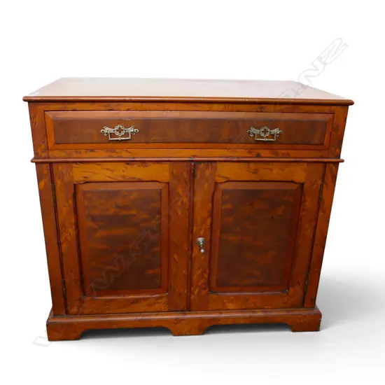 ANTIQUE CABINET 830x470x730mm