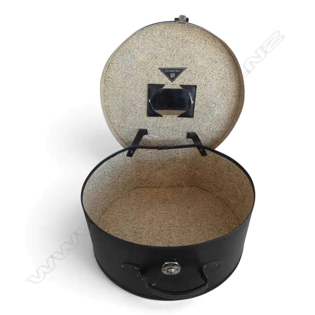 VINTAGE 'REISENTHEL' HAT BOX  Image 1++
