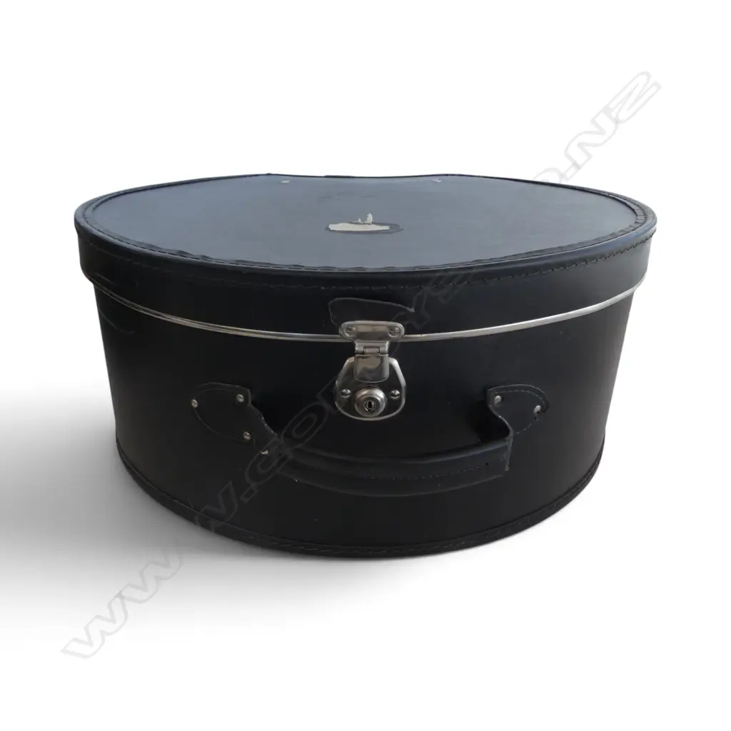 VINTAGE 'REISENTHEL' HAT BOX  Image 1++