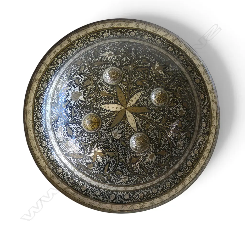 4 PCES INDIAN / PERSIAN METAL WARE; PR BRASS VASES H.290mm, POT, SHIELD 290mm dia Image 1++
