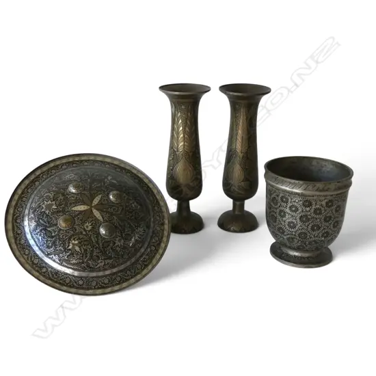 4 PCES INDIAN / PERSIAN METAL WARE; PR BRASS VASES H.290mm, POT, SHIELD 290mm dia