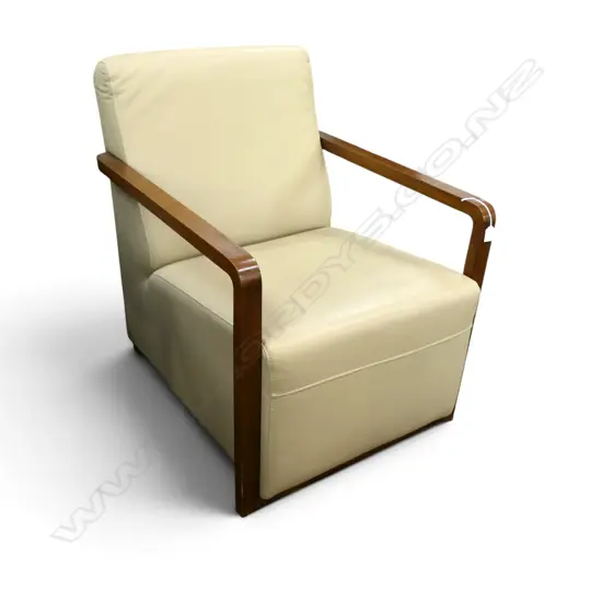 MODERN LEATHER ARMCHAIR 