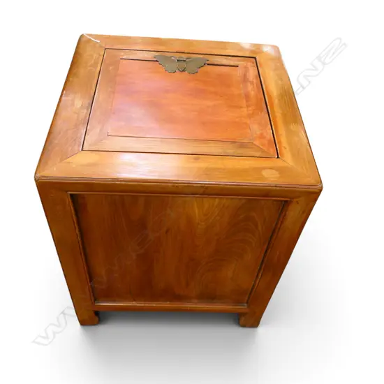 ORIENTAL LIDDED BOX 430x430x500mm