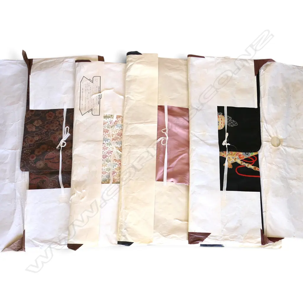 4 JAPANESE SILK OR WOOL KIMONOS  Image 1++