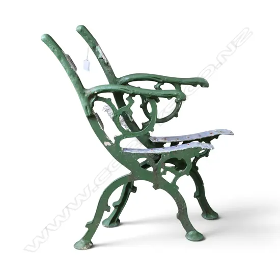 PR GREEN PAINTED GARDEN BENCH ENDS H.780mm