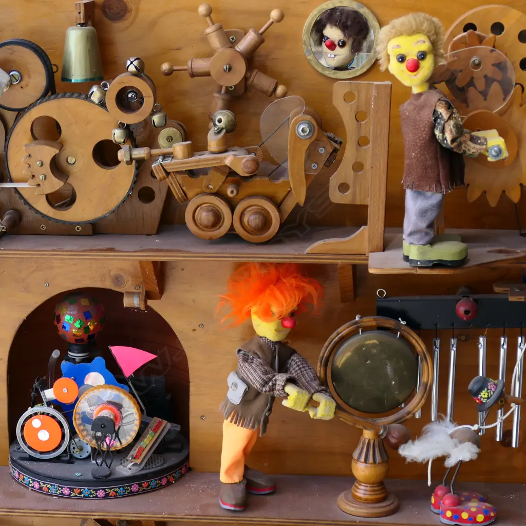 UNIQUE VINTAGE CRAFTSMAN MADE THEATRICAL CIRCUS 'ONE MAN BAND' TROLLEY CONSTRUCTION L.1500mm APPROX. Image 1++