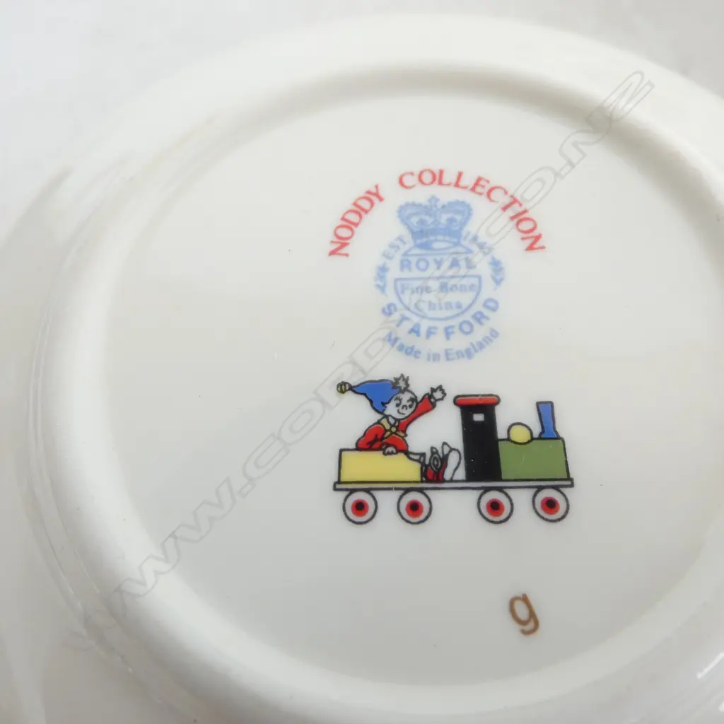 5PCS VINTAGE ROYAL STAFFORD 'NODDY COLLECTION' CHILDREN'S SET, PLATE, MUG, BOWL, MONEY BOX, EGGCUP, Dia.205mm Image 1++