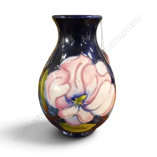 MOORCROFT 'MAGNOLIA' VASE H.195mm