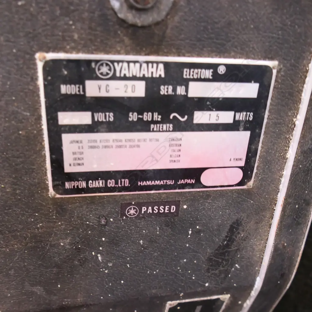 HOLDEN AMP W.570x375x780mm + YAMAHA VC-20 KEYBOARD Image 1++