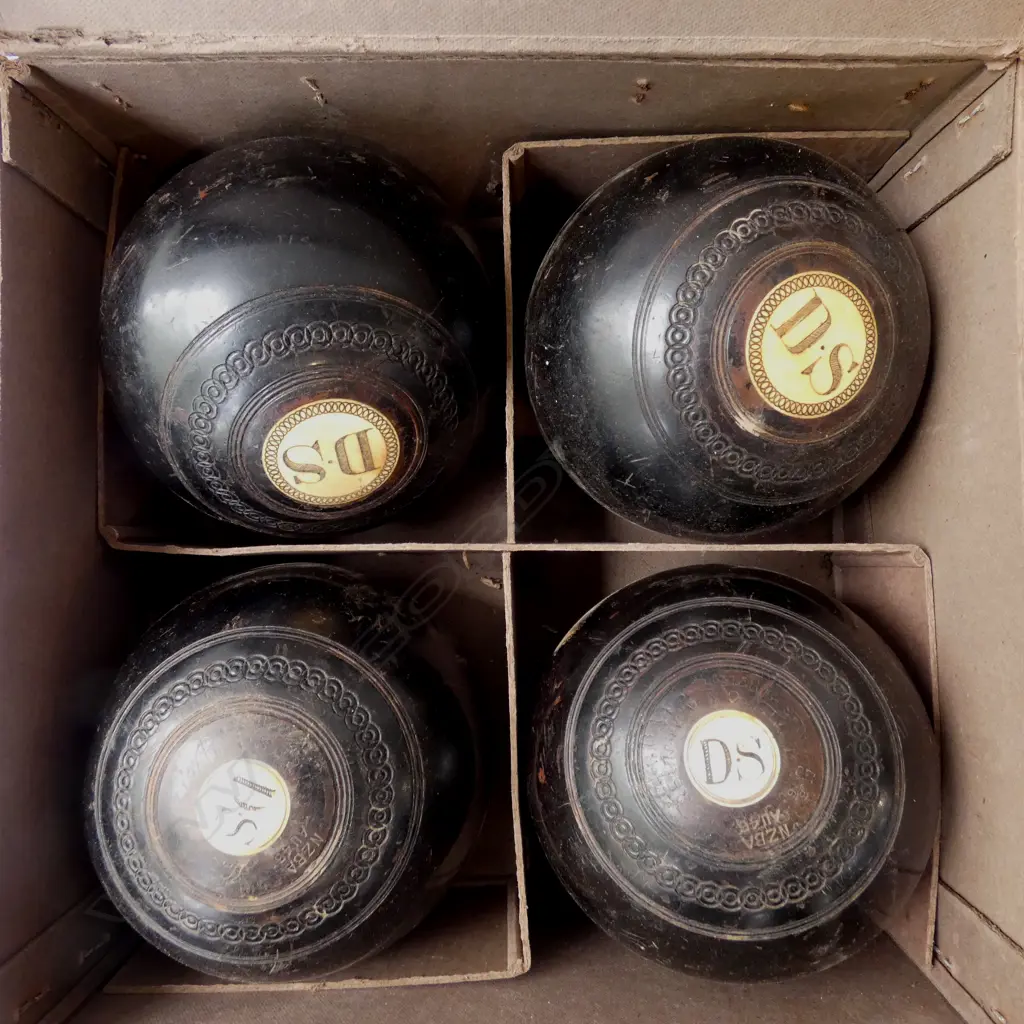 HENSELITE UNI-DISC BOWLS SET  Image 1++