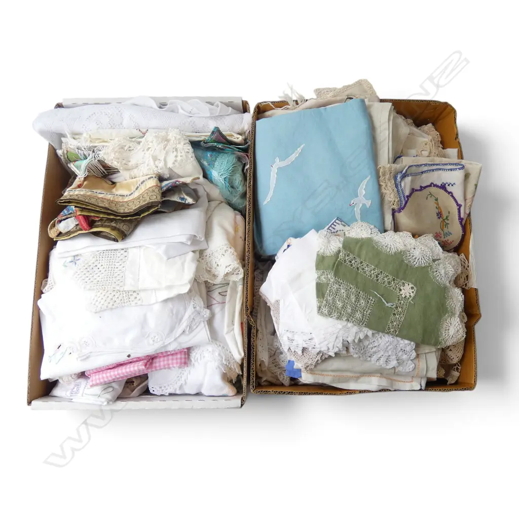2 BOXES OF ASST. LINENS Image 1++