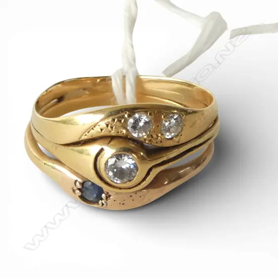 9CT GOLD DIAMOND AND SAPPHIRE TRIPLE RING 6.22gms SIZE U