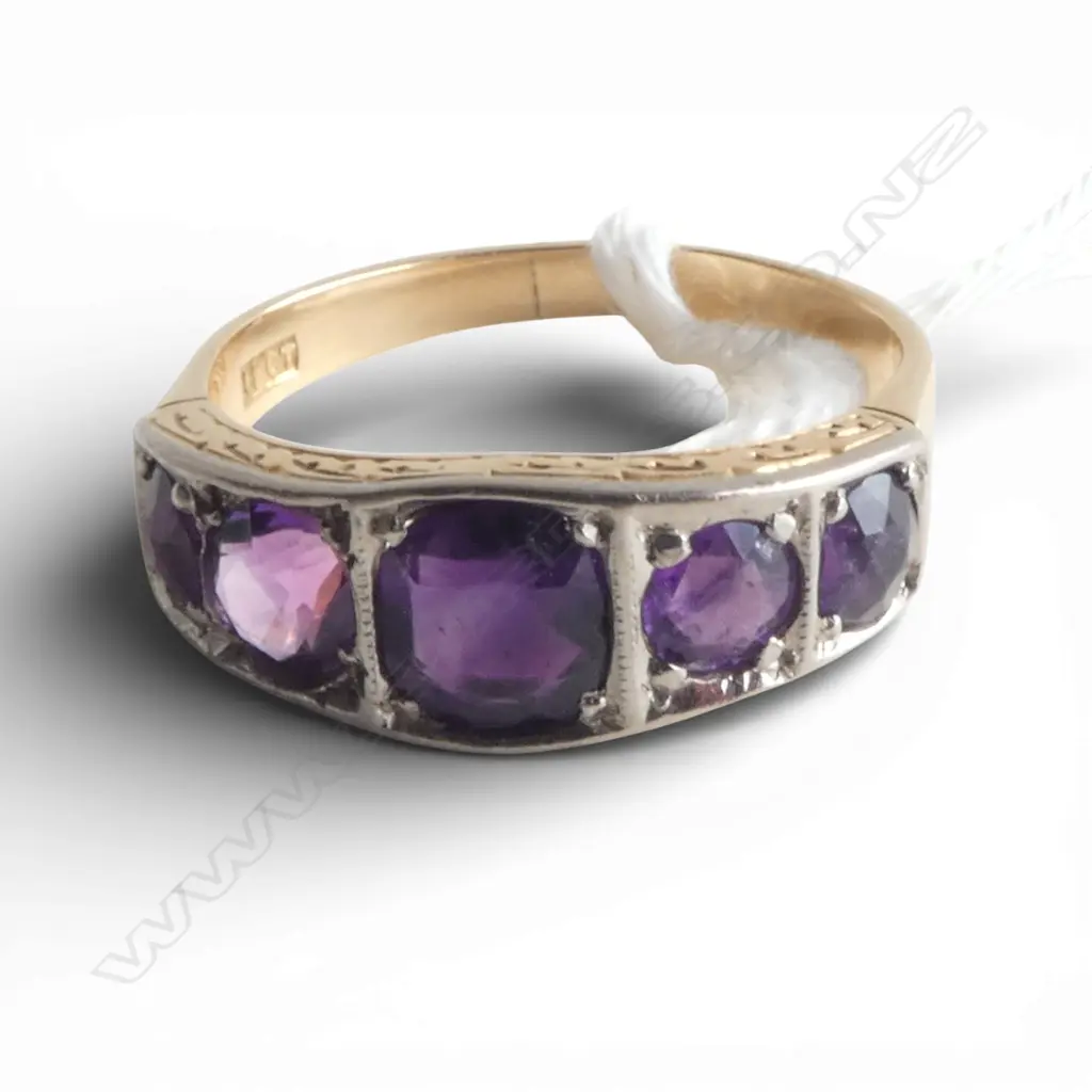 18ct GOLD vintage 5 graduated AMETHYST RING white gold top 3.76gms SIZE P Image 1++