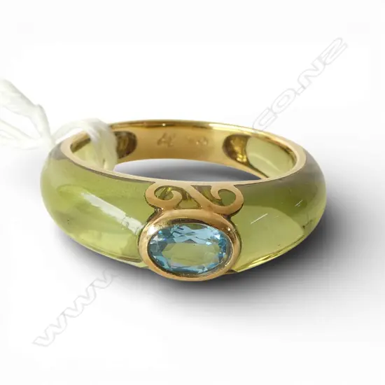 18ct BLUE TOPAZ & RESIN DRESS RING SIZE S