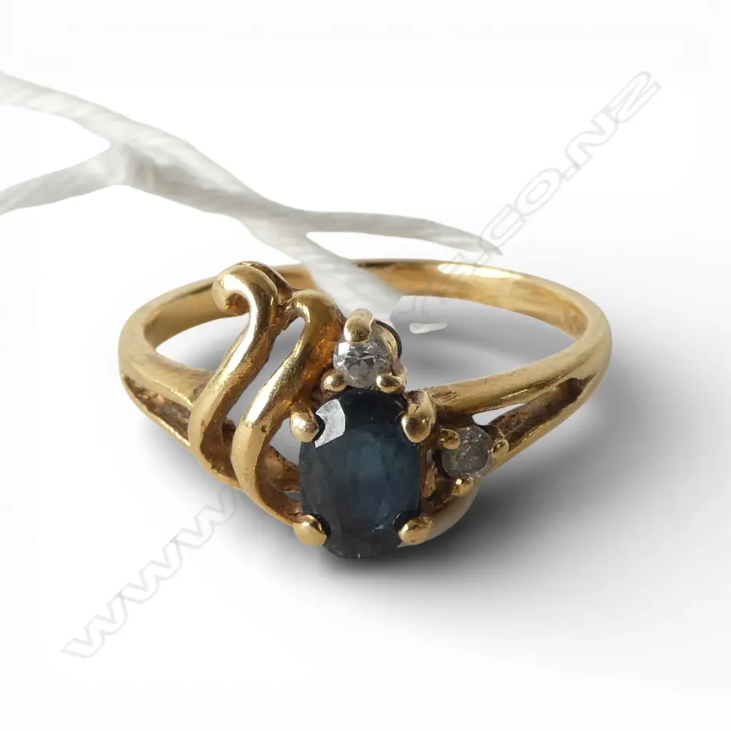 18ct YELLOW GOLD SAPPHIRE & DIAMOND RING 2.24gms SIZE L Image 1++