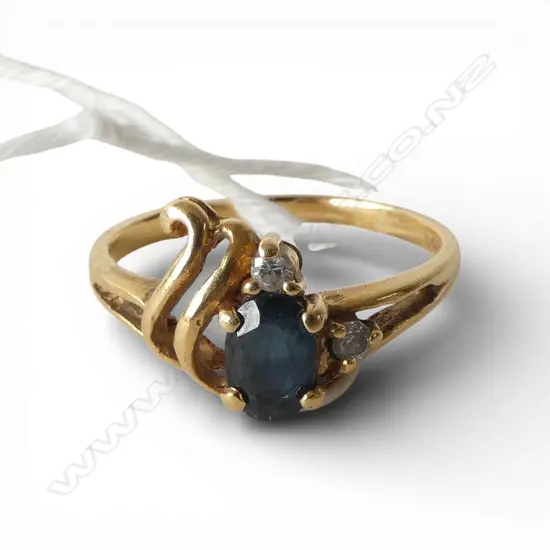 18ct YELLOW GOLD SAPPHIRE & DIAMOND RING 2.24gms SIZE L