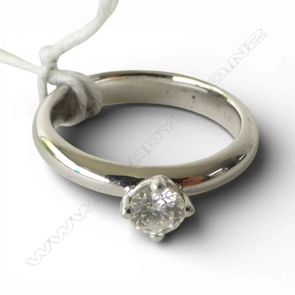 FOREVERMARK 18ct GOLD & DIAMOND SOLITAIRE RING approx. 0.29ct size L1/2 Image 1++