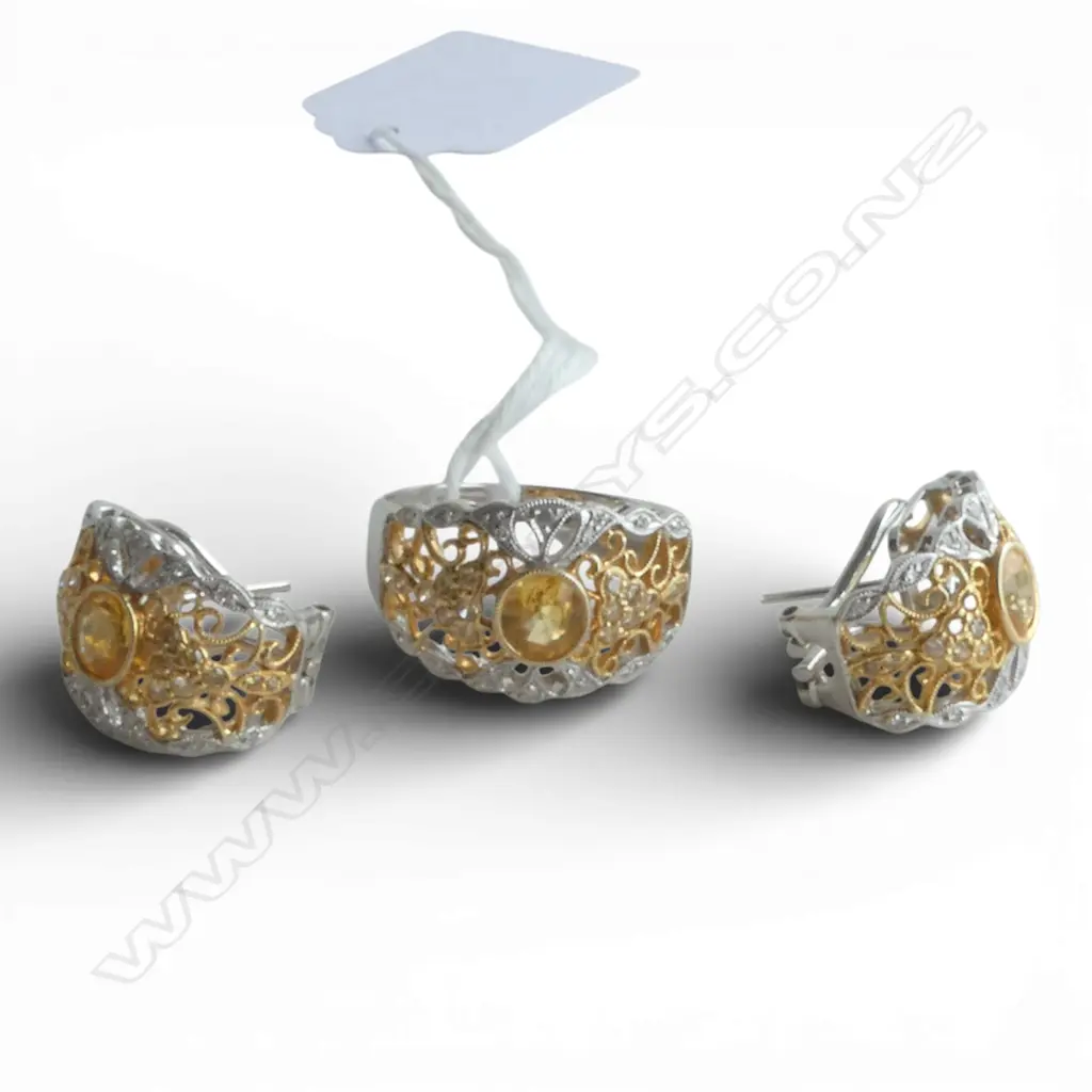 18CT YELLOW SAPPHIRE RING SIZE S & EARRINGS SET Image 1++