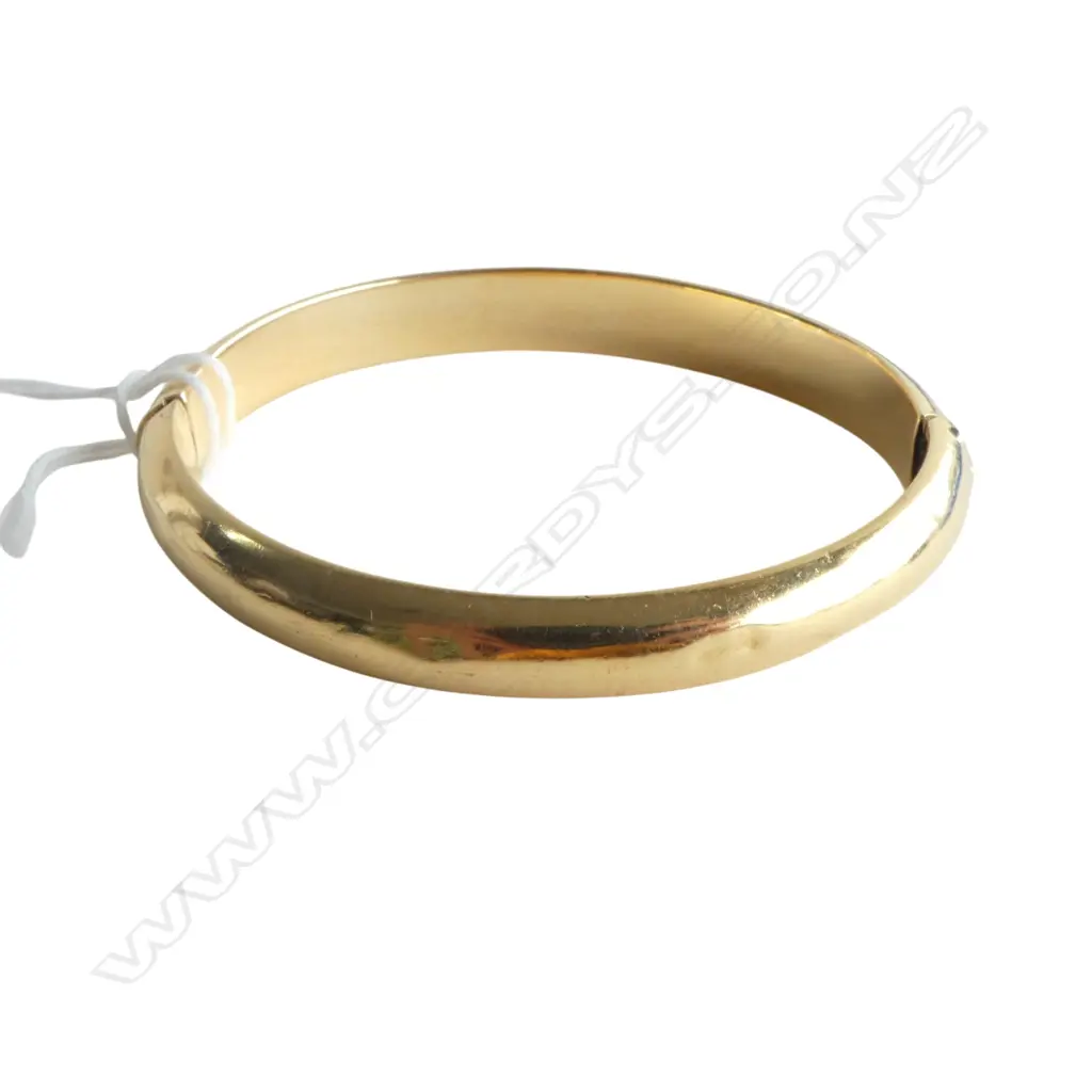 18ct GOLD BANGLE, 18.2gms stamped 750. & testing 18ct Image 1++