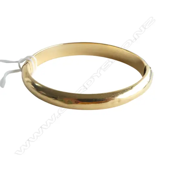 18ct GOLD BANGLE, 18.2gms stamped 750. & testing 18ct