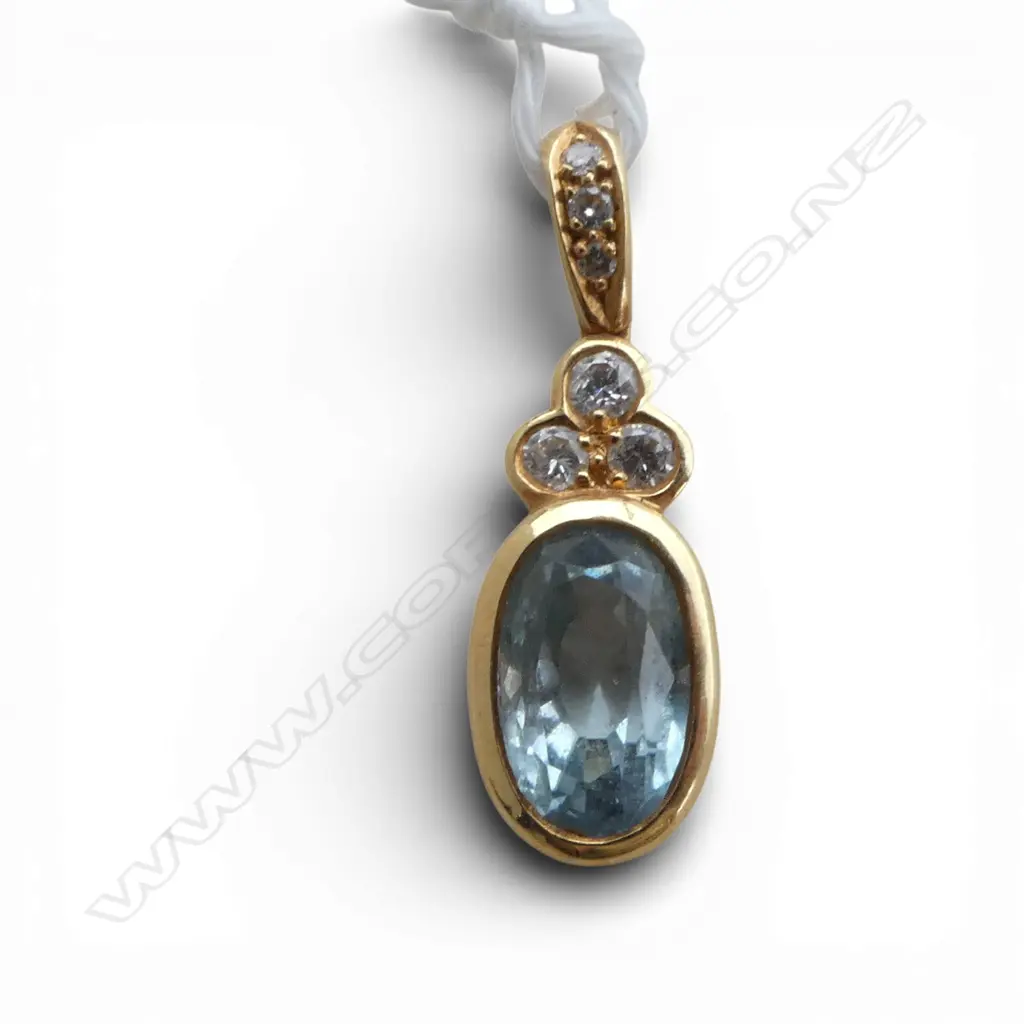 18ct YELLOW GOLD AQUAMARINE & DIAMOND DROP PENDANT 2.2gms Image 1++