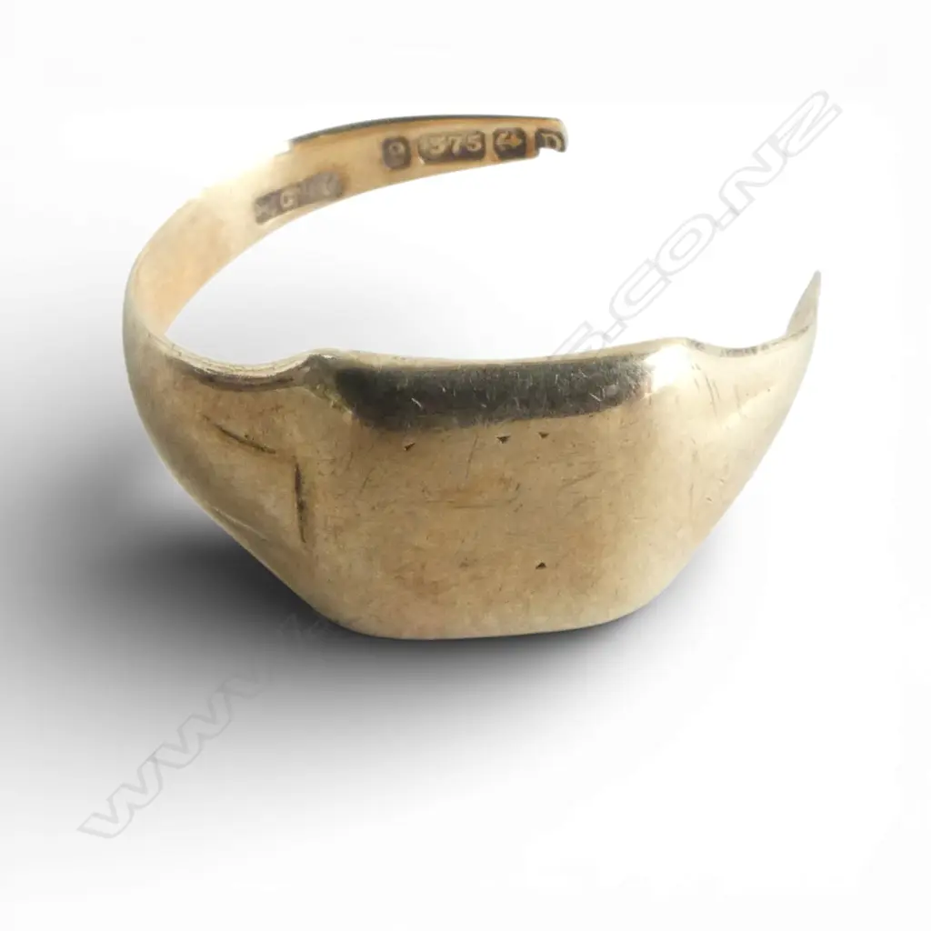 9ct SIGNET RING - SCRAP 2.9gms Image 1++