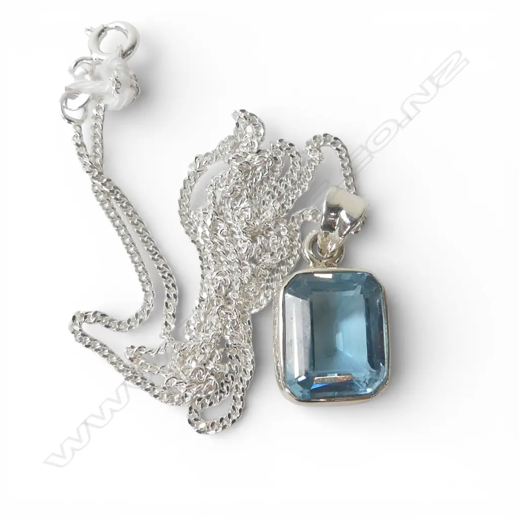 SILVER & BLUE TOPAZ PENDANT on SILVER CHAIN Image 1++