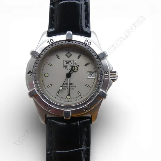 **RTV**GENT'S TAG HEUER WRISTWATCH faults