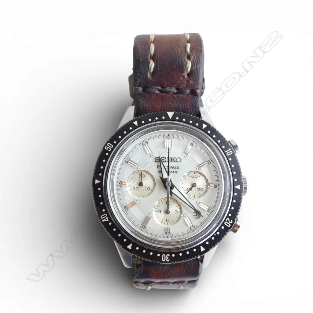 SEIKO CHRONOGRAPH 55th ANNIVERSARY 'PRESAGE' WRISTWATCH Ltd. Ed. 96/1000 w. custom strap, booklet, card & shop display Image 1++