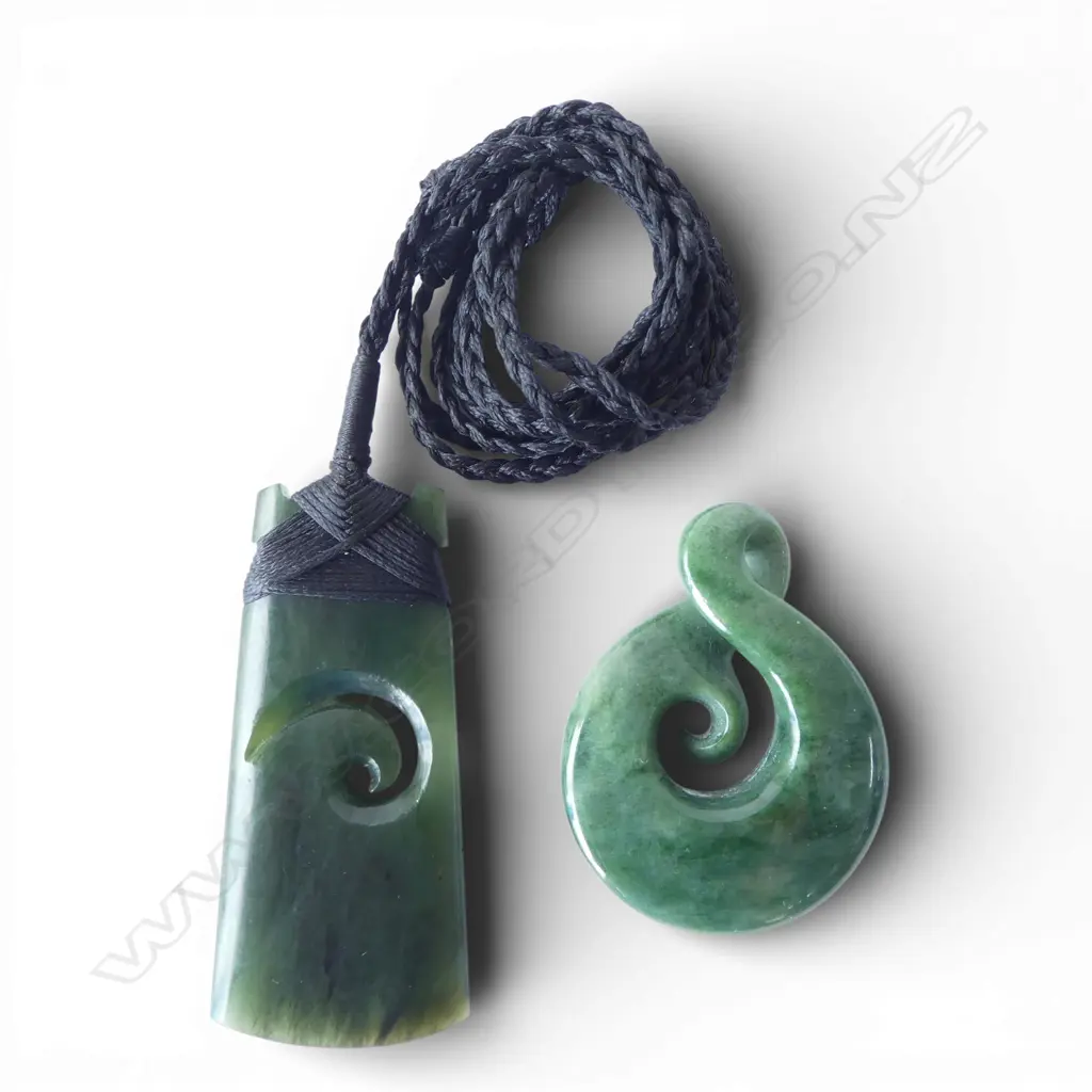 2 GREEN STONE PENDANTS 60x30mm Image 1++