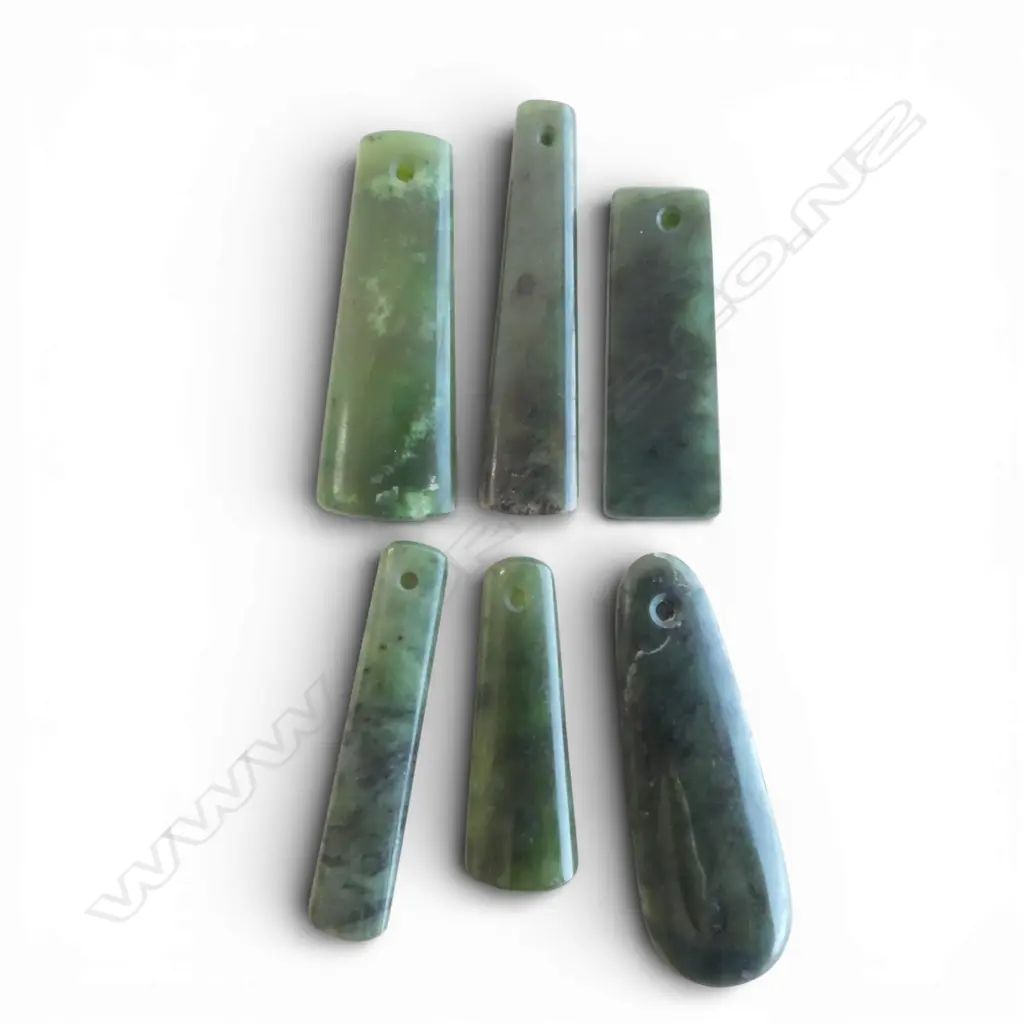 6 POUNAMU TOKI PENDANTS, L.35-50mm Image 1++