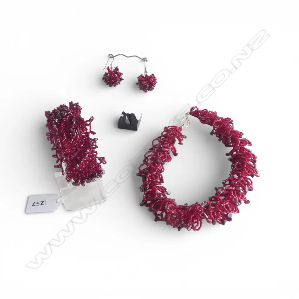GARNET AND RED BEAD NECKLACE/EARRINGS/BRACELET MADE IN THE CZECH REPUBLIC Image 1++