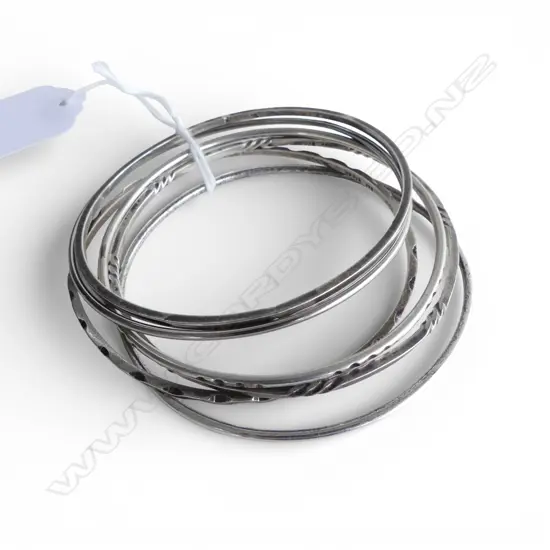 6 STG SILVER BANGLES, 35gms small size (62mm across)