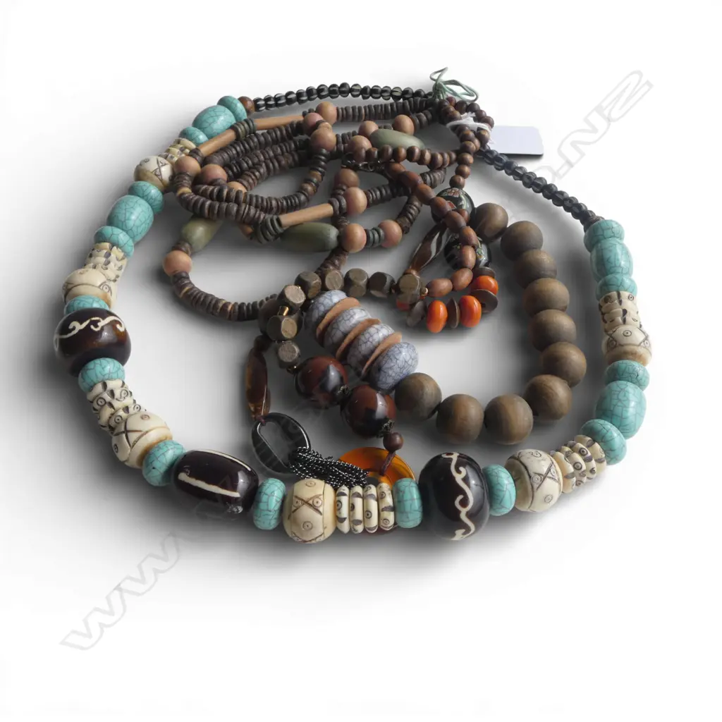 3 BEAD NECKLACES Image 1++