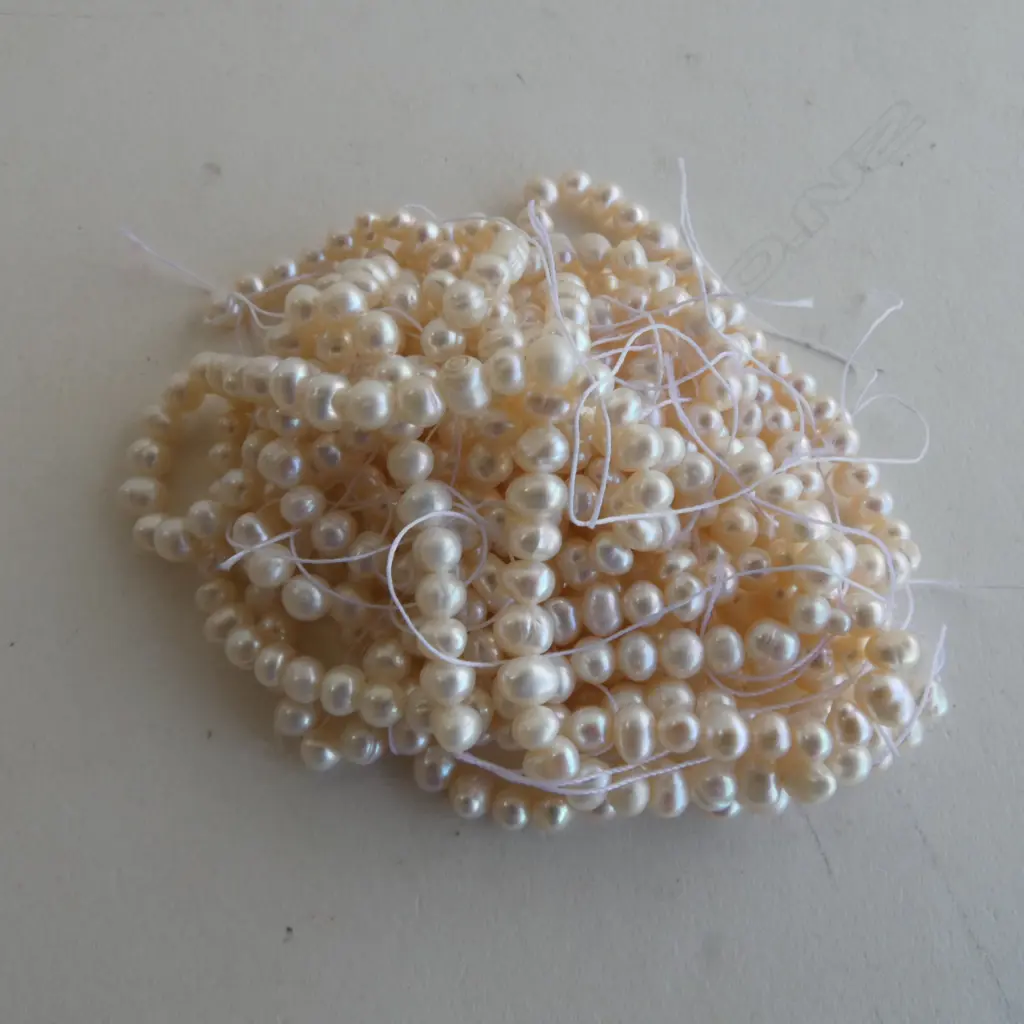 6 STRANDS FRESHWATER PEARLS, L.370mm x 4.5mm Image 1++