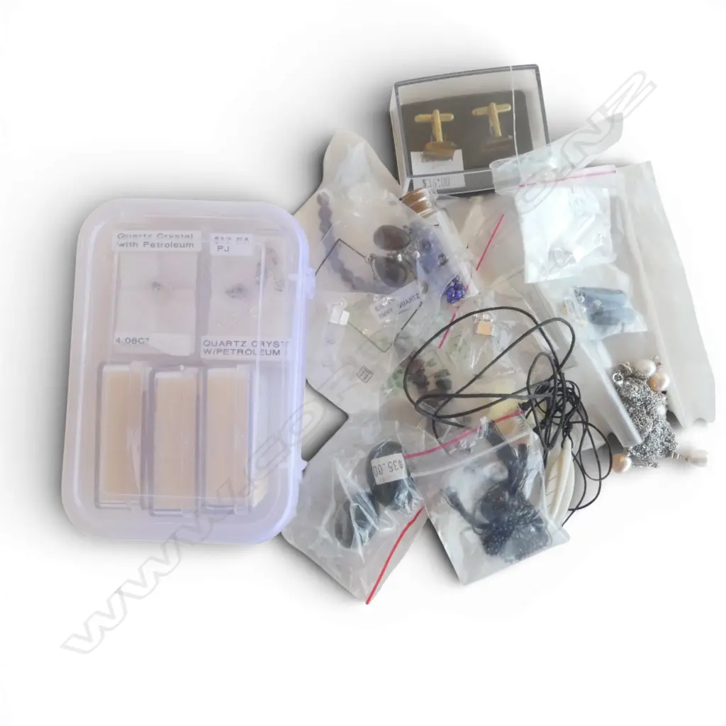 QUARTZ CRYSTALS, PENDANTS, NECKLACES ETC Image 1++