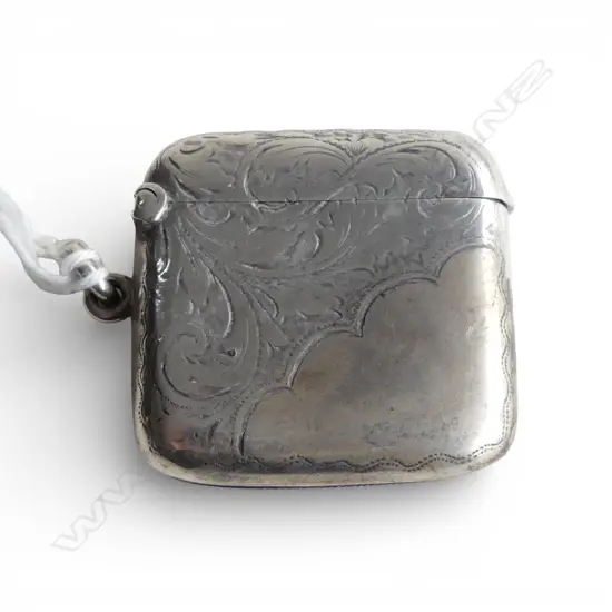 EDWARDIAN SILVER Birmingham 1903 silver engraved vesta w suspension loop 25gms