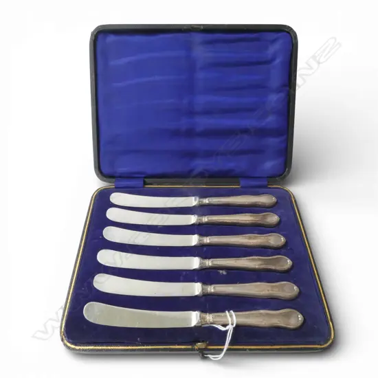 6 PATE KNIVES w. STG SILVER HANDLES, JOHN SANDERSON SHEFFIELD 1916, CASED