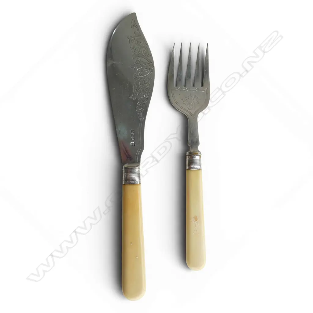 CASED STG SILVER & IVORY FISH SERVERS, SHEFFIELD 1921 Image 1++