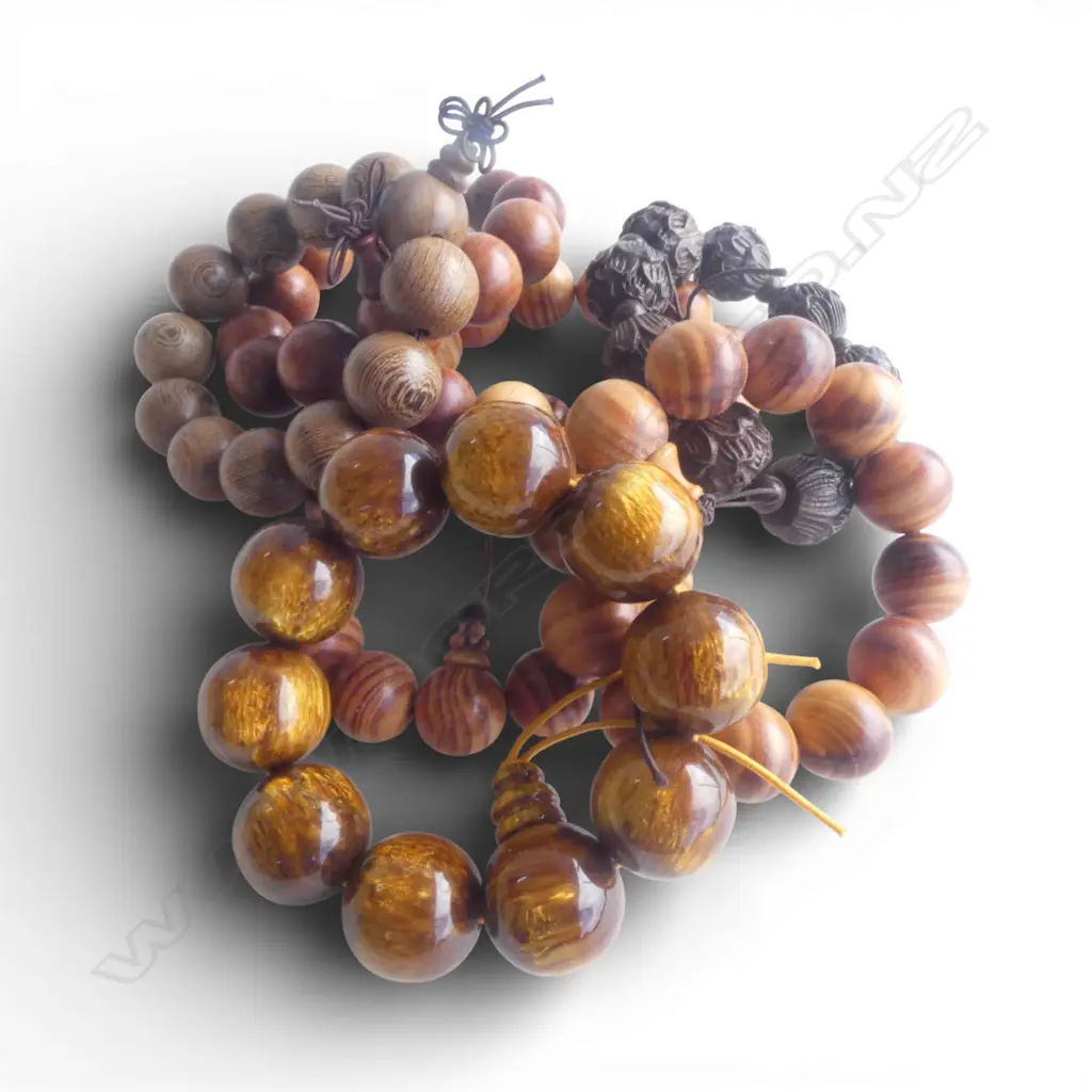 5 TURNED WOOD BEAD BRACELETS + 2 OTHERS Image 1++