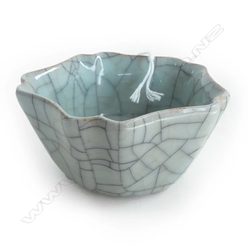ORIENTAL BOWL, CELADON CRACKLE GLAZE 70mm dia Image 1++