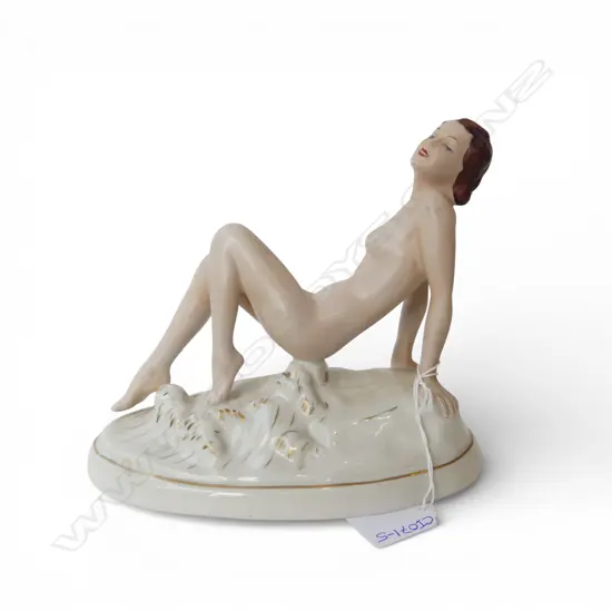 ROYAL DUX BOHEMIA RECLINING NUDE FIGURE W.187mm